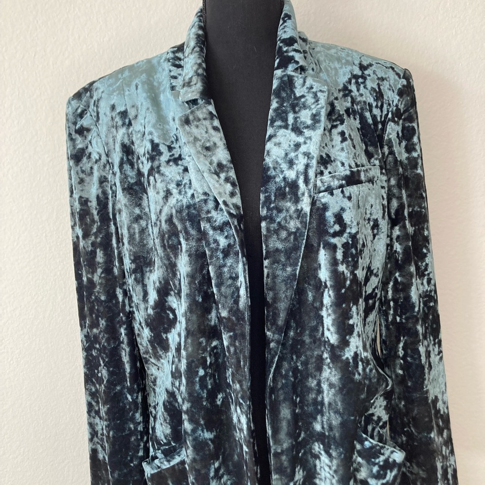 Gorgeous velvet light trench coat.